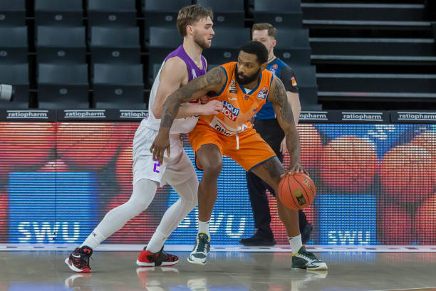 到球员的回 到球员的回