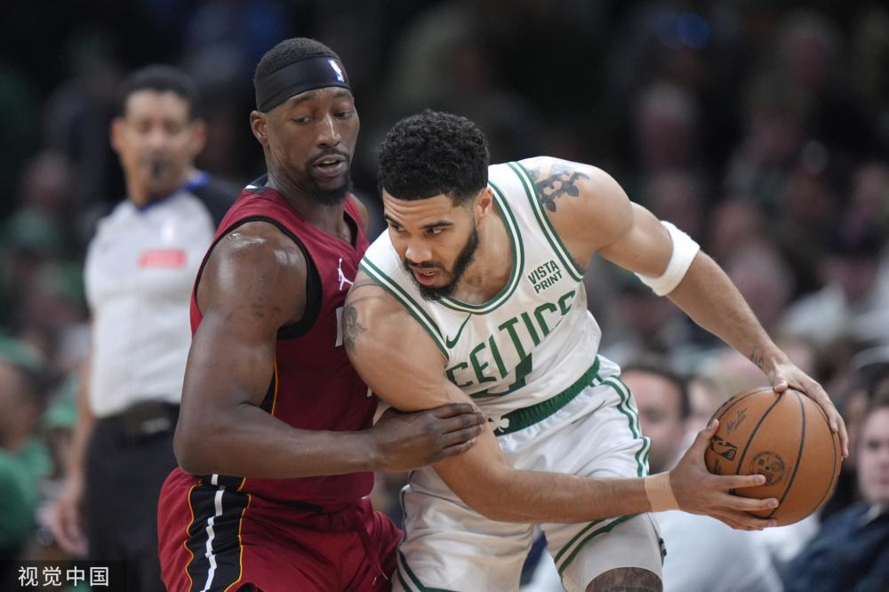 双方在边路 双方在边路